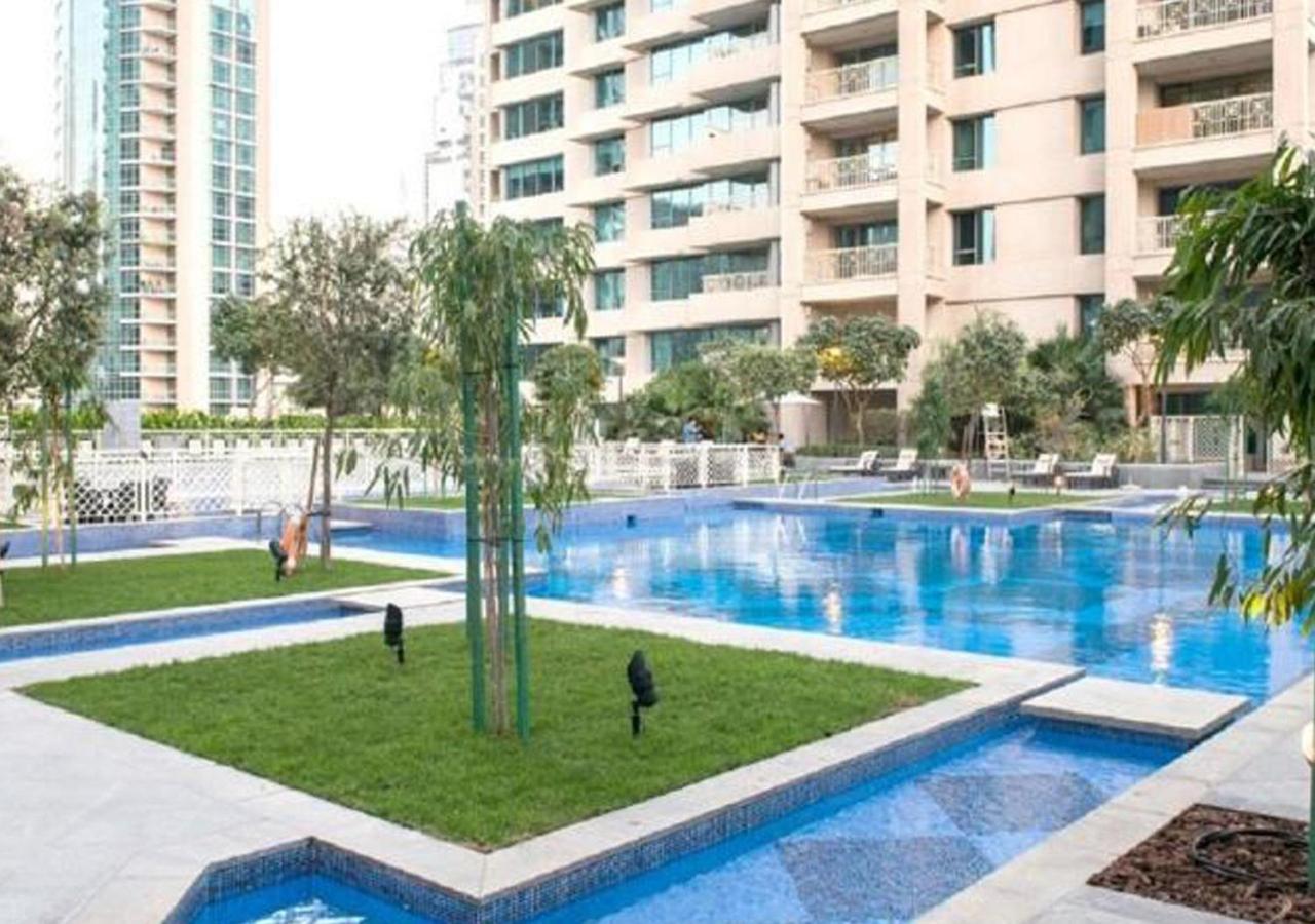 Signature Burj Khalifa View Residence Dubai Luaran gambar